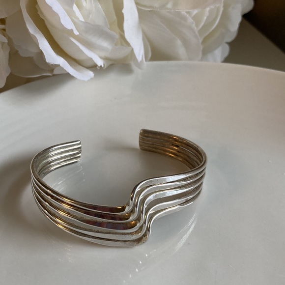 Silver wave cuff bracelet, adjustable sizing - Picture 3 of 5